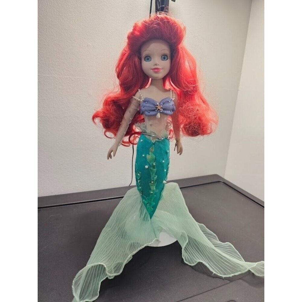 Disney Princess The Little Mermaid Ariel Brass Key 2004   Porcelain Doll - 14 in